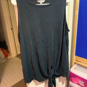 Front tie sleeveless tunic